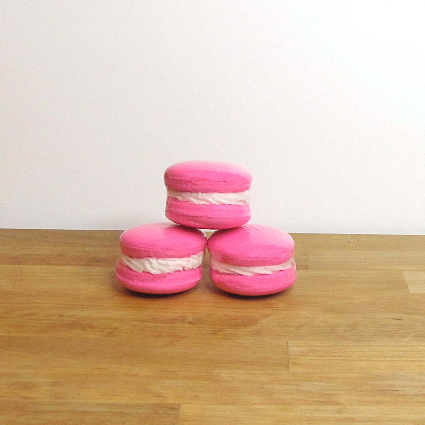 Strawberry Honey Macaron Bath