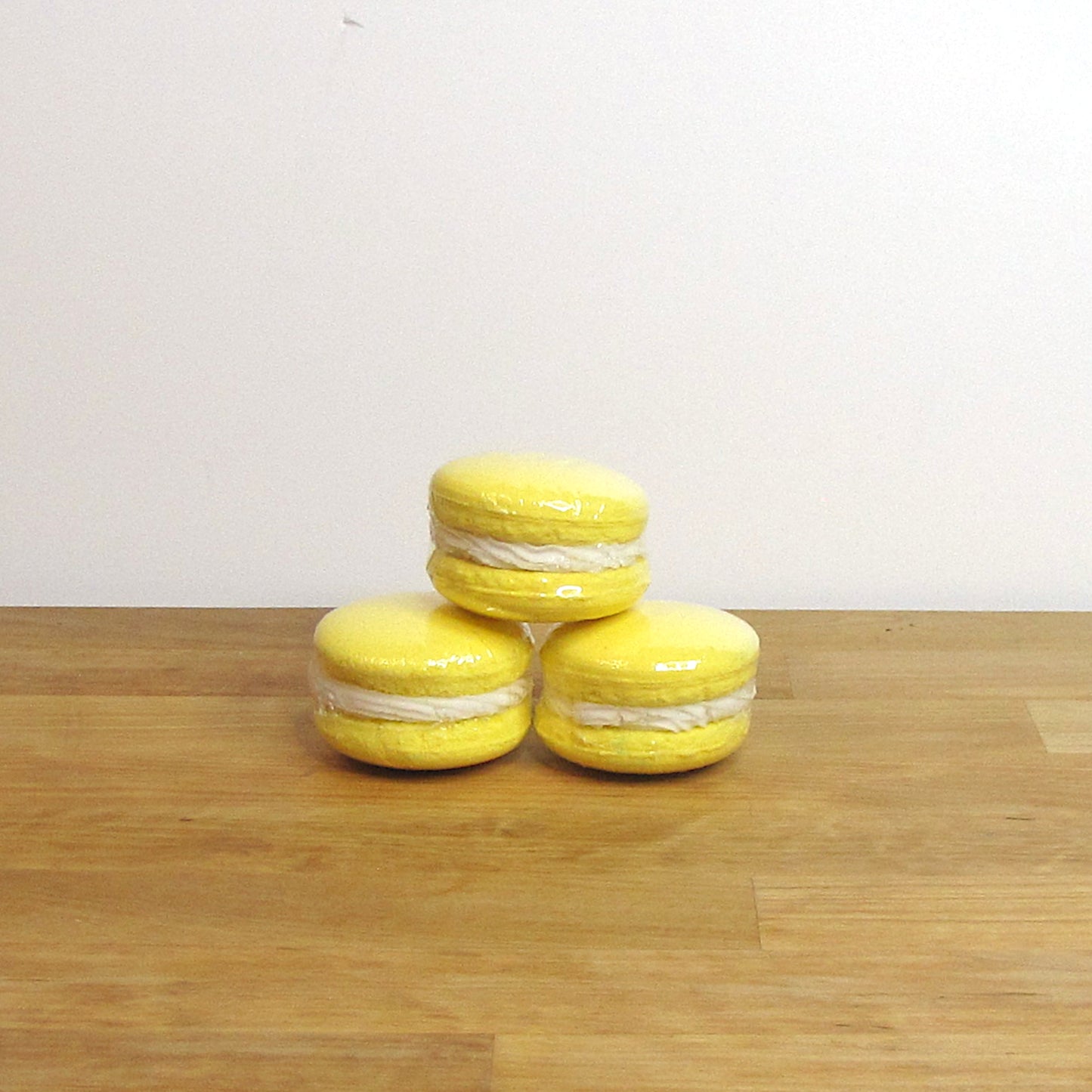 Lemon Honey Macaron Bath