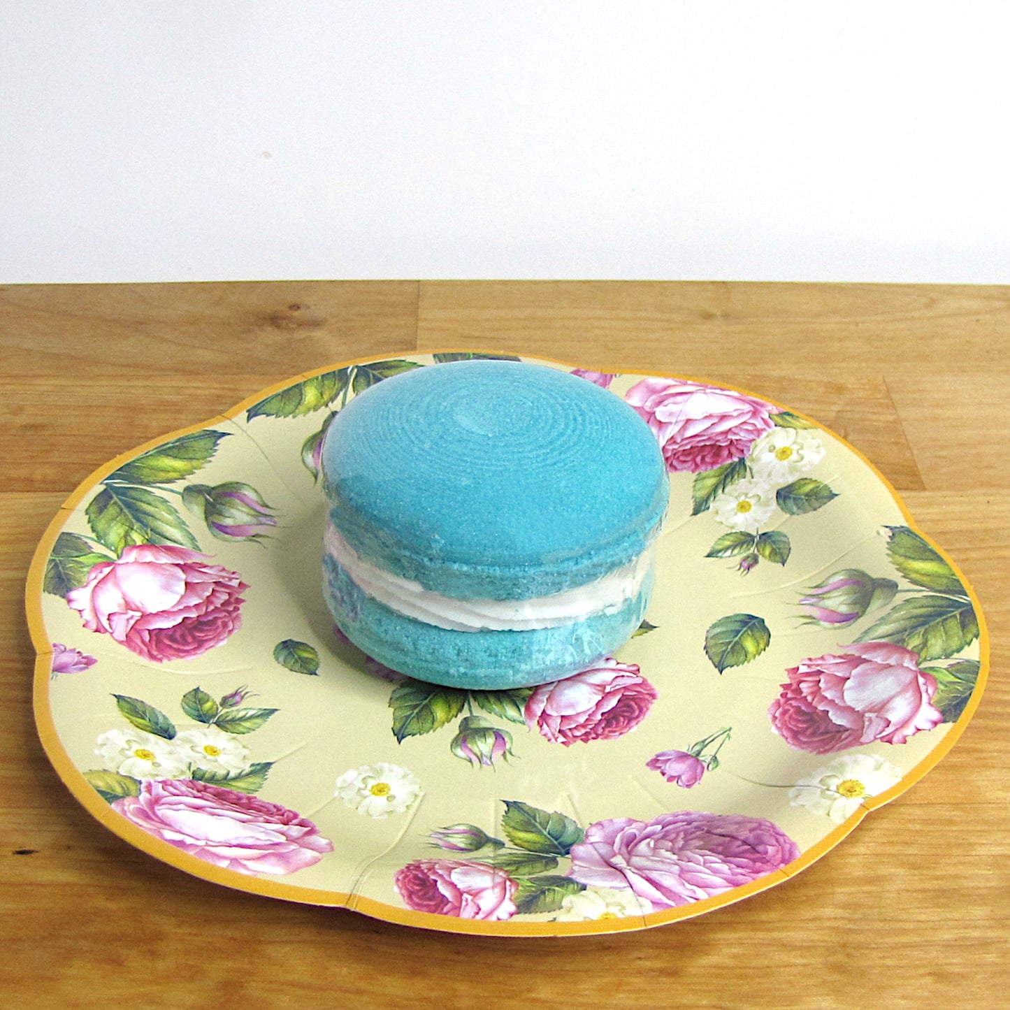 Joyous Macarons Bath Bomb with Bubble Frosting