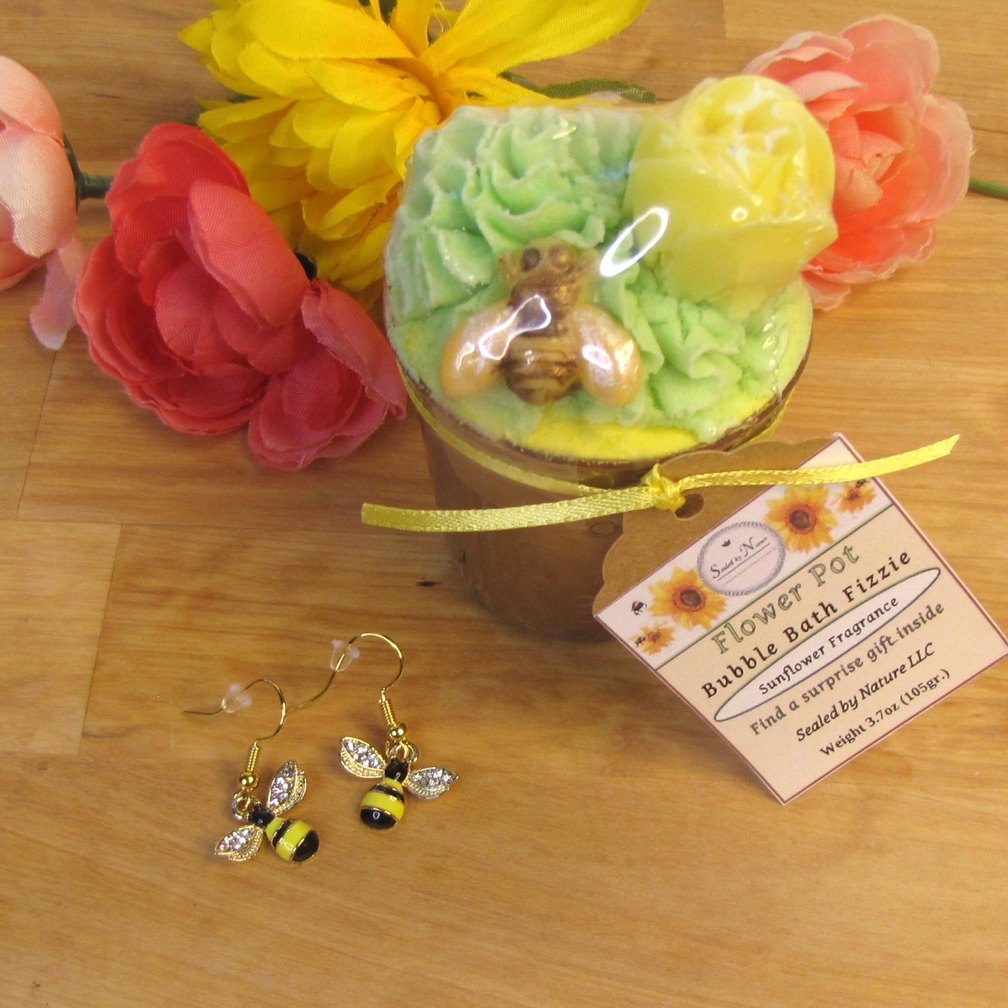 Flower Pot Fizzy Bubble Bath with a surprise gift inside